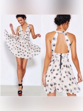 Kimchi Blue Floral Halter Mini Dress Open Back Size 2